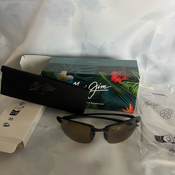 Maui Jim Hookipa Polarized Sunglasses BRAND NEW IN BOX $229 H407-02/Mj0407S-002 - Picture 1 of 7